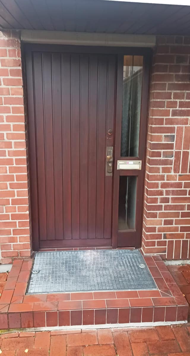 Holzhaustür vorher